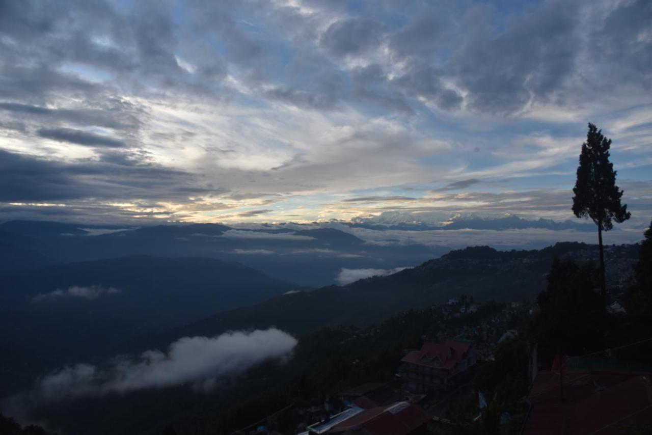 Vajra Kunj Homestay ダージリン エクステリア 写真