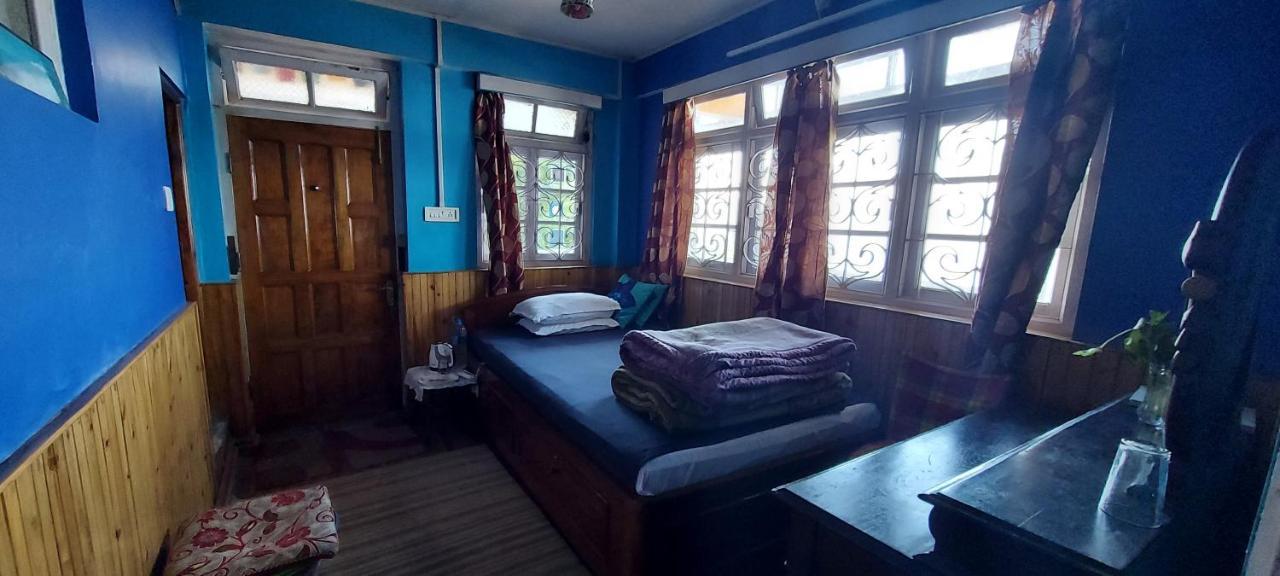 Vajra Kunj Homestay ダージリン エクステリア 写真